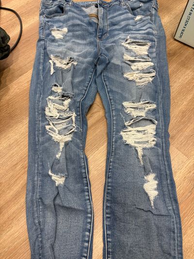 American eagle Next level stretch distressed skinny jeans Women's 18