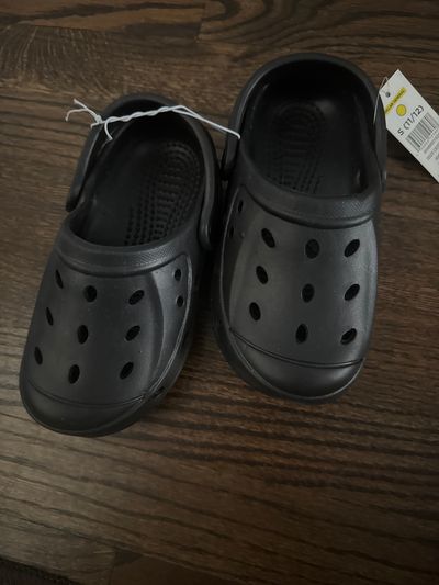 Brand new black croc like shoes size 11/12  11 (Lil' Kid)