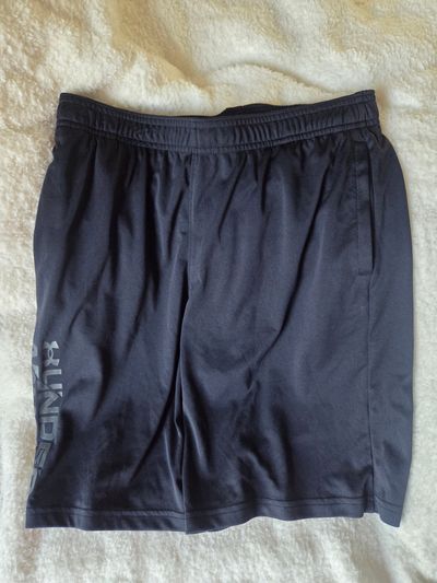 Under Armour Shorts size YXL  14-16