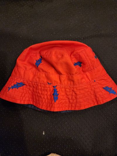 Red hat with shark Red hat with shark Toddler (2-4 yrs)