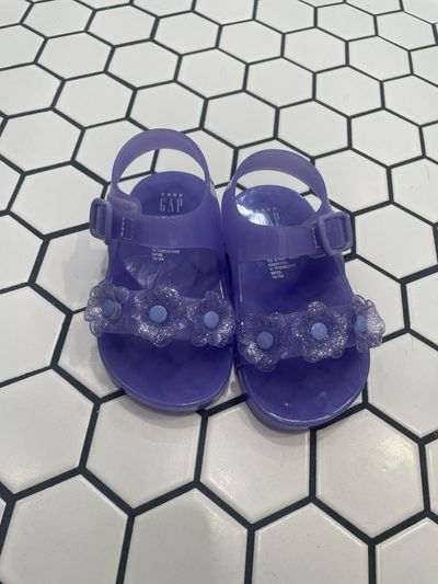 Gap Sandals worn twice 6 (Toddler)