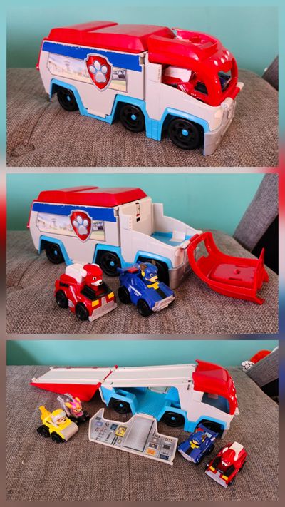 Paw Patrol Paw Patroller w/ Chase, Marshall, Rubble & Sky figures