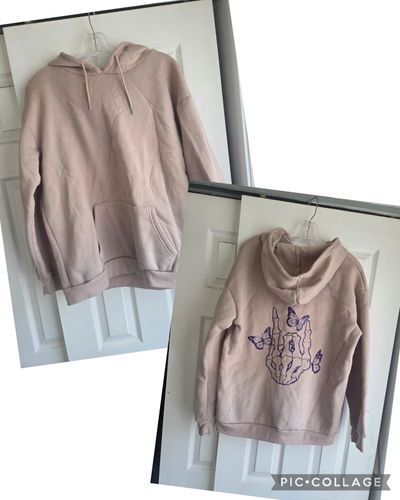 Tan hooded sweatshirt Skeleton hand on back Women's - XL