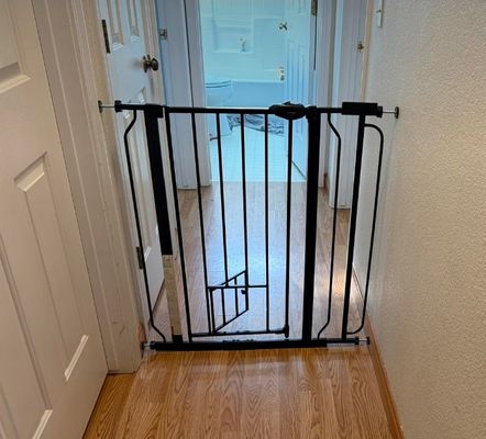 New Clarkson Baby and Pet Gate Extra Tall 29-36.5 inches wide 30 inches tall