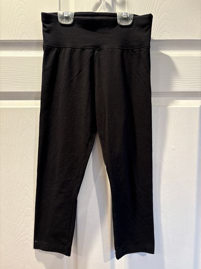 Justice Size 12/14 black stretchy capris 10-12