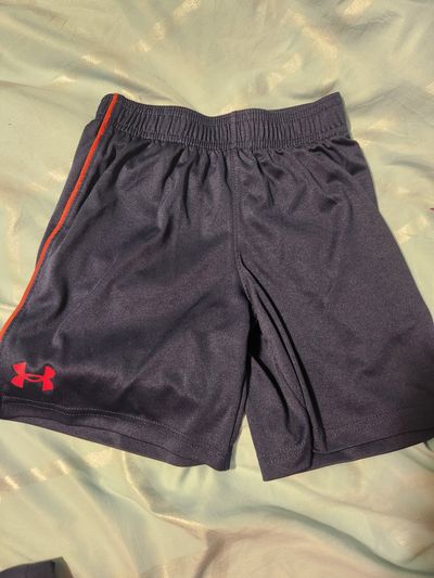Under armour Boys 6T/6