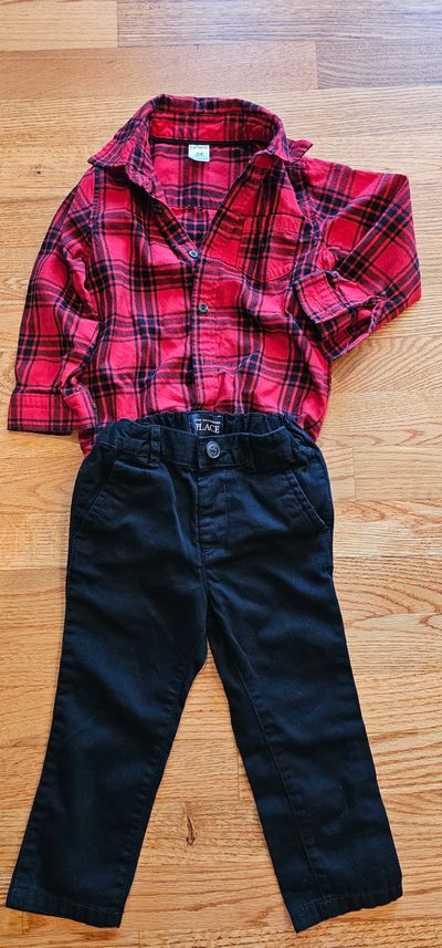 Carter's & Children's Place Like New Holiday outfit bundle Carter bodysuit shirt,Place pants 2T