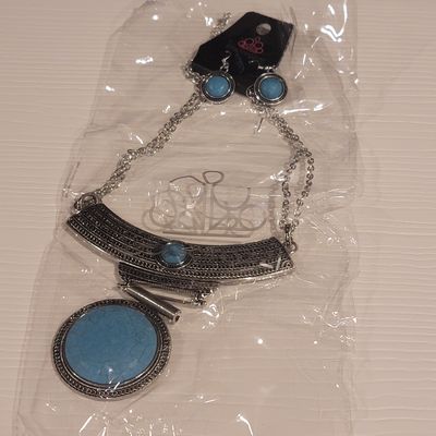 Paparazzi Silver Turquoise Statment Necklace Set