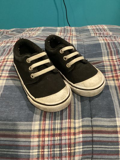 Wondernation Black slip on shoes 6 (Toddler)