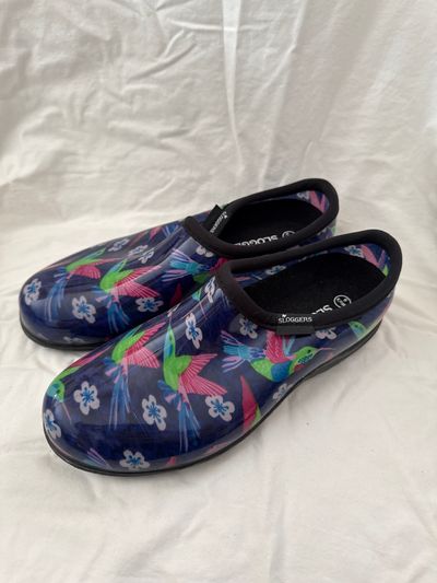Sloggers Blue hummingbird plastic clog 9 (Adult)