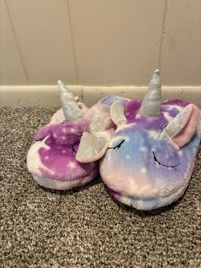 Unicorn slippers Like new 12 (Lil' Kid)