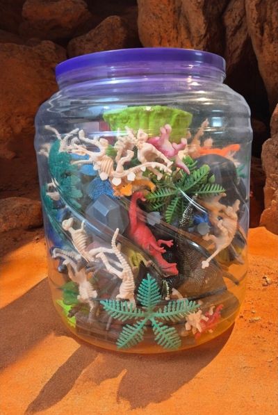 100 Piece Dinosaurs Play Set volcanos, trees, rocks, bushes, fence