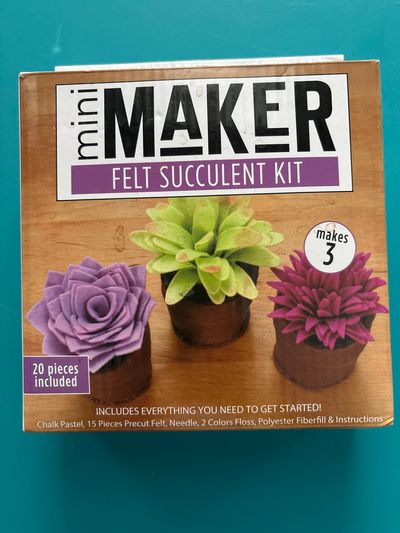 NEW - Mini Maker Felt Succulent kit Purple-green-pink plants