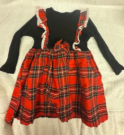 Girls Christmas Dress. Size 2-3 years Girls Christmas Dress. Size 2-3 years 2T