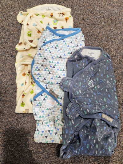 Swaddle Me Large Velcro swaddles 3-6 Months