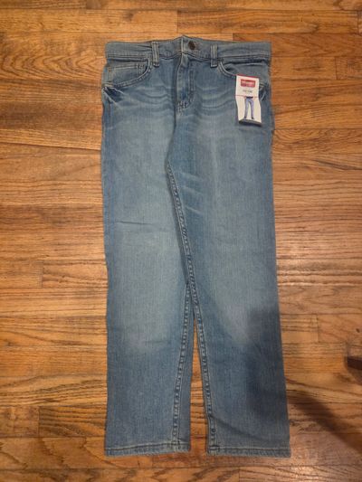 Brand New with tag Wrangler Jeans Taper Fit size 12 Husky 10-12