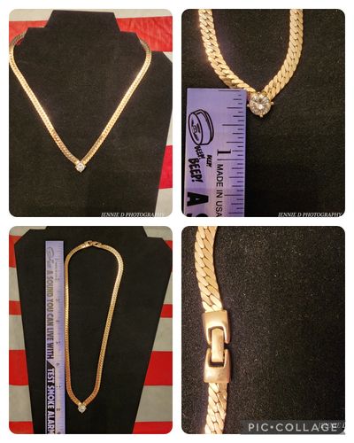 Fake Gold Necklace with Diamond About 8 inches long. Details in the picture.