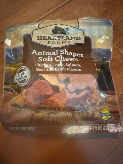 new heartland Farms exp 2/28 animal shape soft Chews- chicken duck salmon, beef, and lamb flavor 8 ounce dog tre