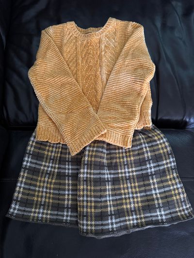Tommy Bahama Gold & Green Sweater and Skirt Set 7-8