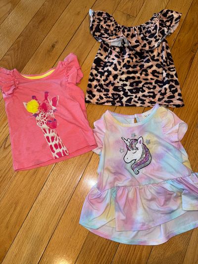 Btween Lot of 3 short sleeve shirts- giraffe, unicorn & leopard 24 Months