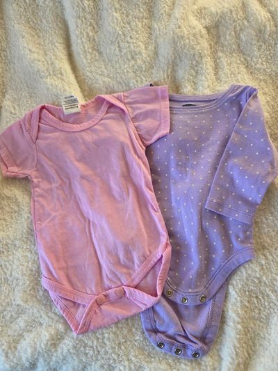 2 Onesies 1 long sleeved6-12m and 1 short sleeved 9-12m 6-12 Months
