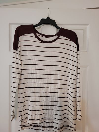 Old Navy - long-sleeve boyfriend shirt Maroon and white striped Women's - S