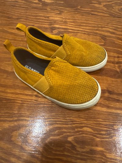 Old navy Light brown suede slip on sneakers 7 (Toddler)