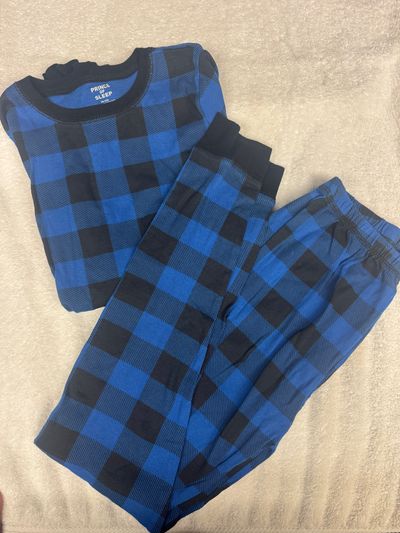 Boys Checkered Pajamas size 14-16 Boys Checkered Pajamas size 14-16 14-16