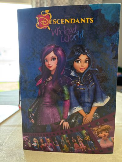 Descendants Wicked World Cinestory Comic