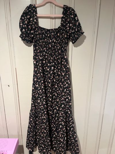 Forever 21 Black floral smocked maxi dress with puff sleeves Women's - S