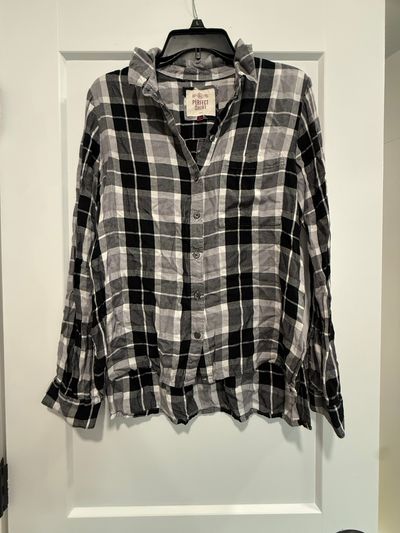SO Very soft plaid shirt, size L but fits like M Women's - M