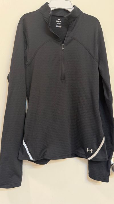 Under Armour Black fitted coupe 1/4 zip with thumb hole Women's - M