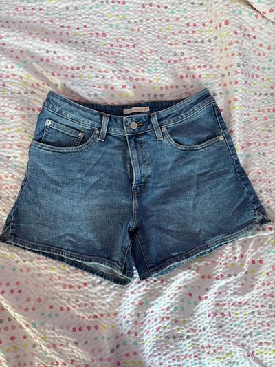 Levis A-line high rise shorts 30