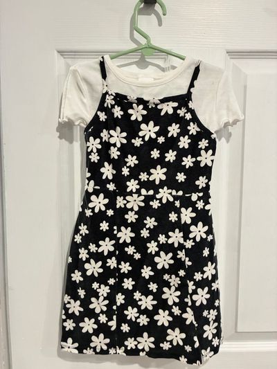 Art Class dress black with white flower - adjustable straps 6T/6