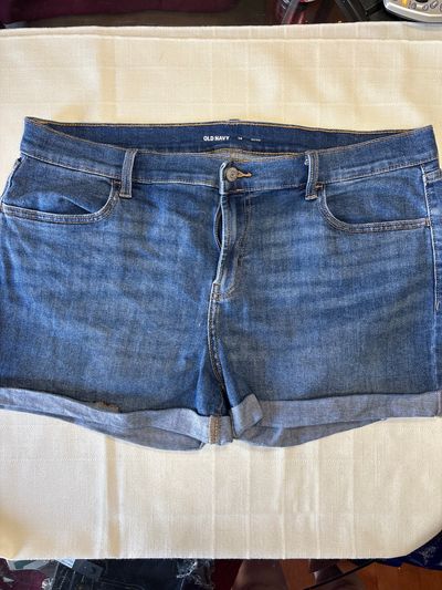 Old navy blue denim jean shorts Size14 - mid rise Women's 14