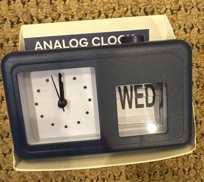 Brand new analog clock from Vivitar
