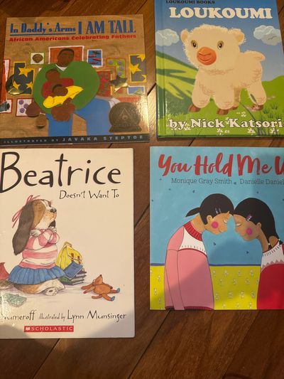 4 books hold me up SeL book and hardcover Loukami, daddy's arms and Beatrice all in great condition