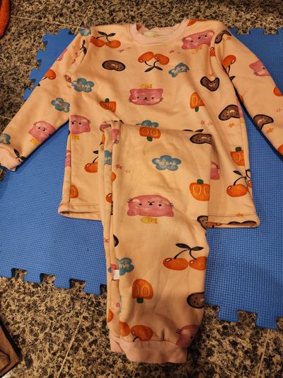 Comfortable Fleece pajamas set Comfortable Fleece pajamas set 7-8
