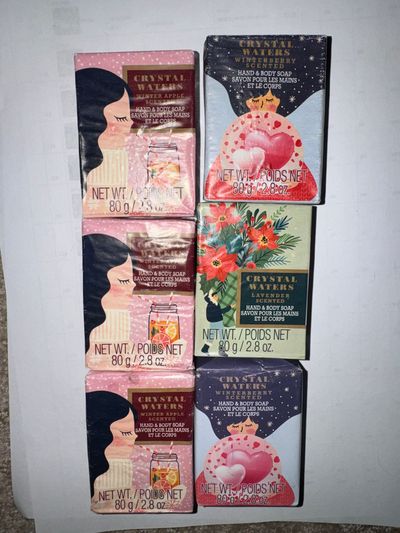 6 Bars of soap. All different scents 6 Bars of soap. All different scents