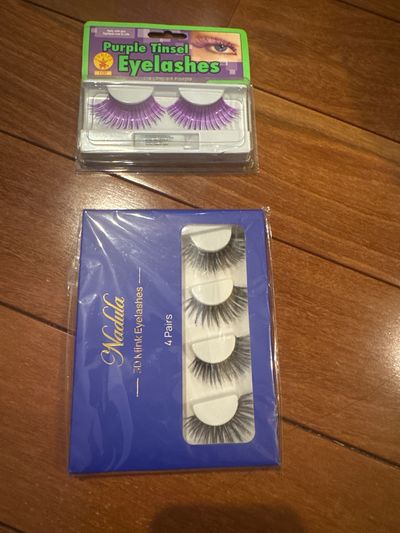 Brand new Nadula four pairs of 3-D mink eyelashes And one pair of new purple tinsel eyelashes from Rubies