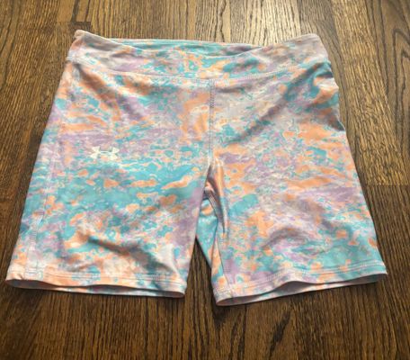Under Armour youth extra large pastel shorts  14-16