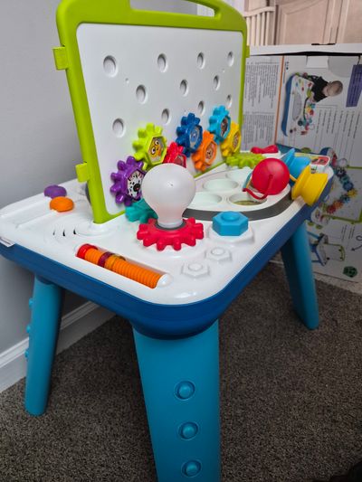 Baby Einstein curiosity table Used but great condition