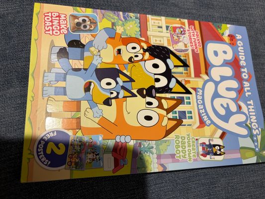 Brand new bluey magazine with posters
