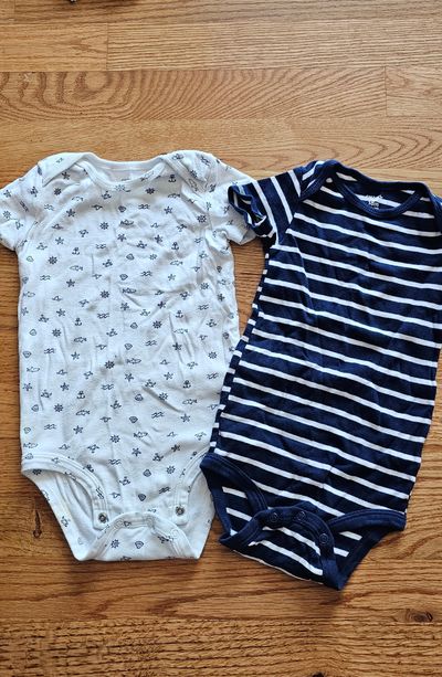 Carter's Like new 18M bodysuits bundle 18 Months