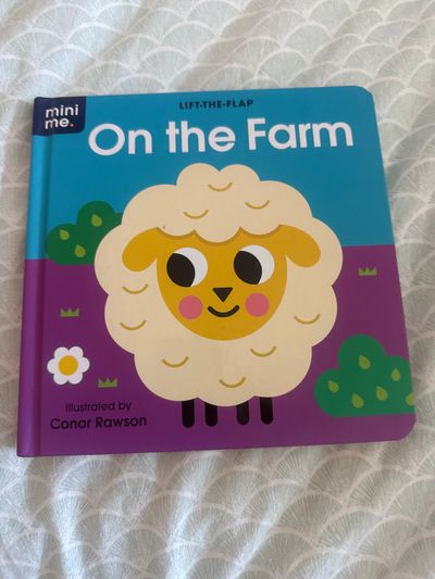 On the farm Lift the flap book