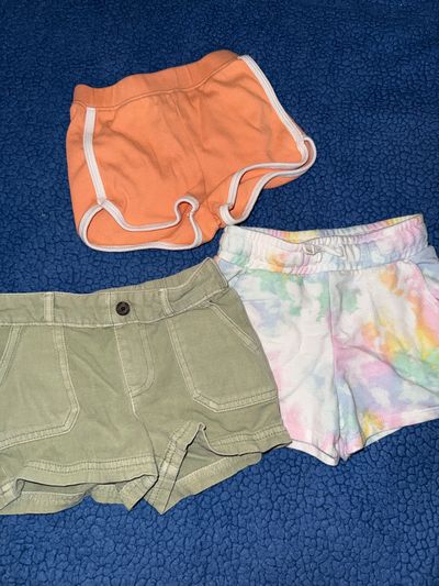 Cat & Jack/ Art class Lot of 3 shorts - green denim, tie dye & orange 3T