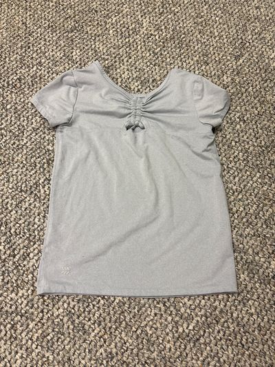 All in motion Grey ruched center top 6T/6