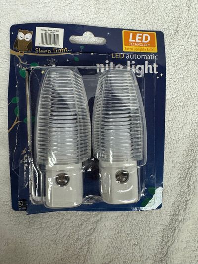 Brand new set of nightlight, but package is ripped Brand new set of nightlight, but package is ripped Women's - M