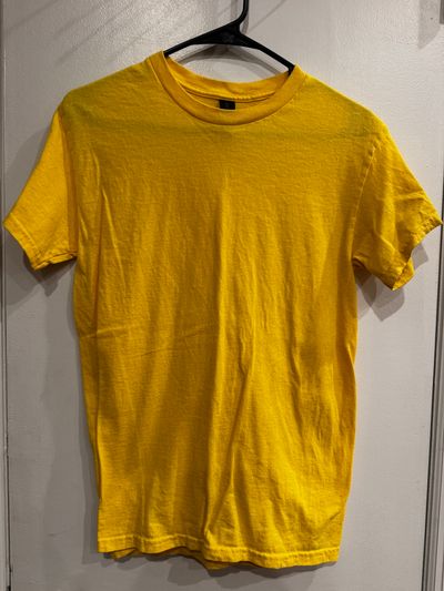 Womens Yellow Tshirt. Size small Womens Yellow Tshirt. Size small Women's - S