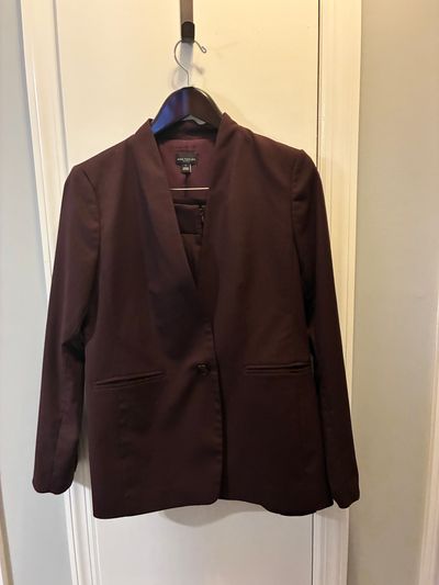 Ann Taylor skirt suit Plum - Jacket size 4, Skirt size 6 Women's - S